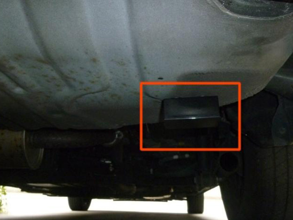 郊区车辆GPS定位器检测与拆除